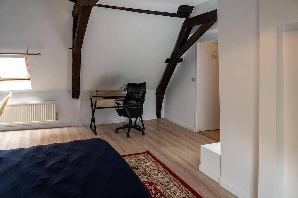 The charming house in Moulins, Allier (desambiguación)