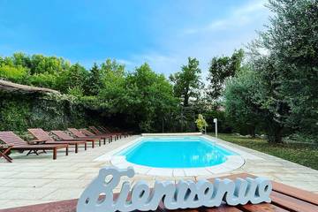 Gîte pour 8 personnes, avec jardin, animaux acceptés à Malemort-du-Comtat