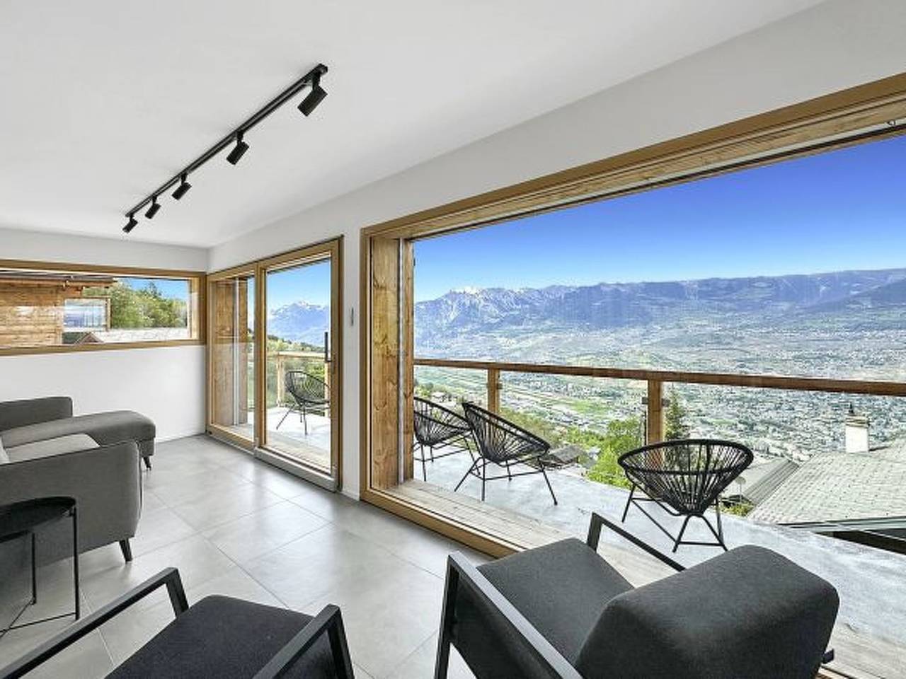 Ferienhaus für 6 Personen mit Terrasse in Les Agettes, Walliser Alpen