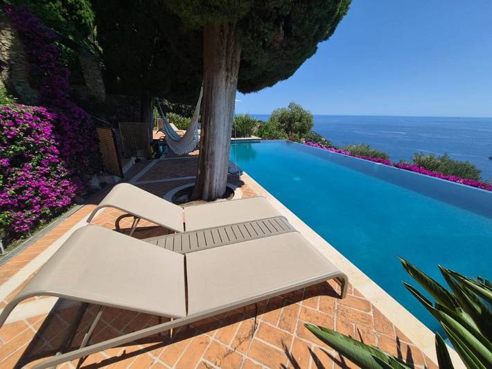 Villa pour 9 personnes, avec Balcon et Terrasse ainsi que Jardin et Piscine à Roquebrune-Cap-Martin