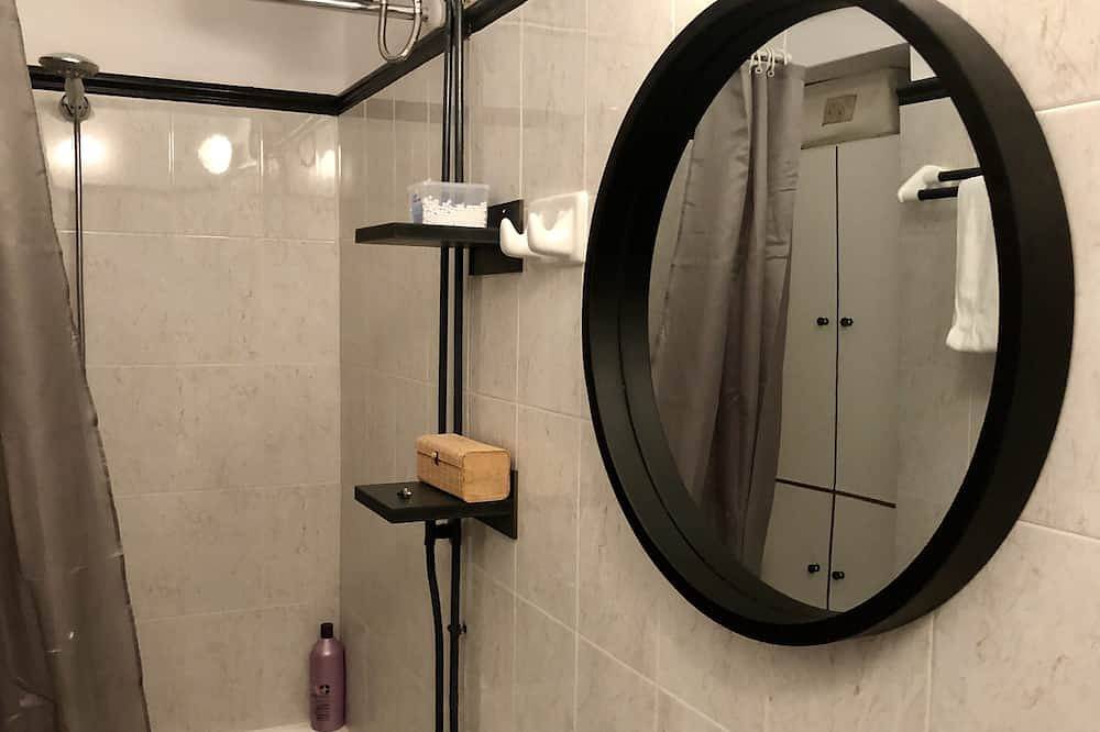 Industrial Design Bungalow – 2 min to Center, Wifi in Lesbos