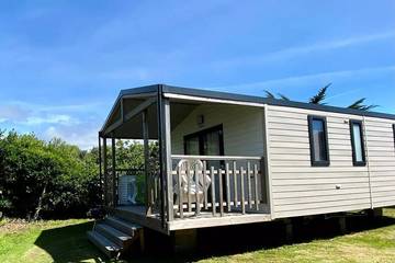 Mobil home pour 4 personnes dans Plage Kermor