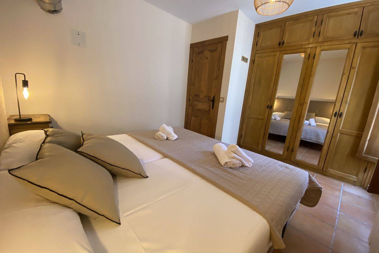 Ganze Wohnung, Gemütliche Ferienwohnung mit Garten und Parkplatz, 1 km vom Strand Playa de Berellín entfernt in Prellezo, Val de San Vicente