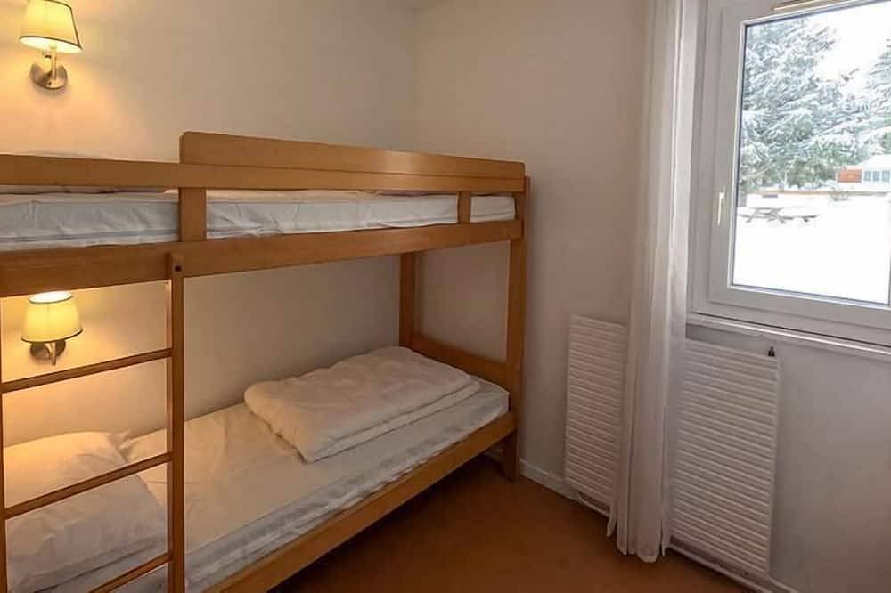 Appartement entier, 300m du centre station, piscine, parking, casier à ski, 32m², Lélex in Lélex, Parc naturel régional du Haut-Jura