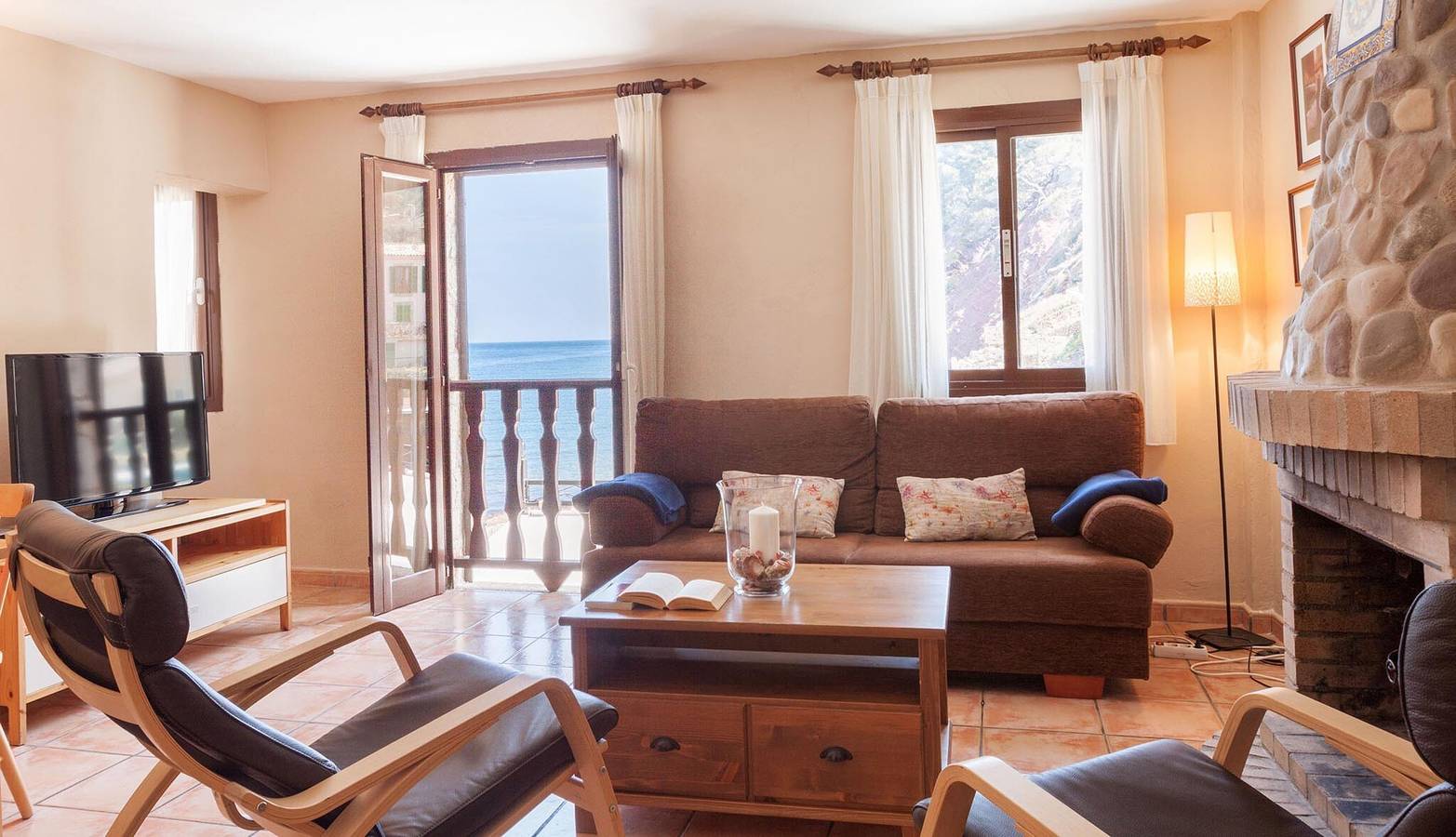 Apartamento entero, Casita acogedora con una ubicación extraordinaria cerca del mar in Port de Valldemossa, Valldemosa