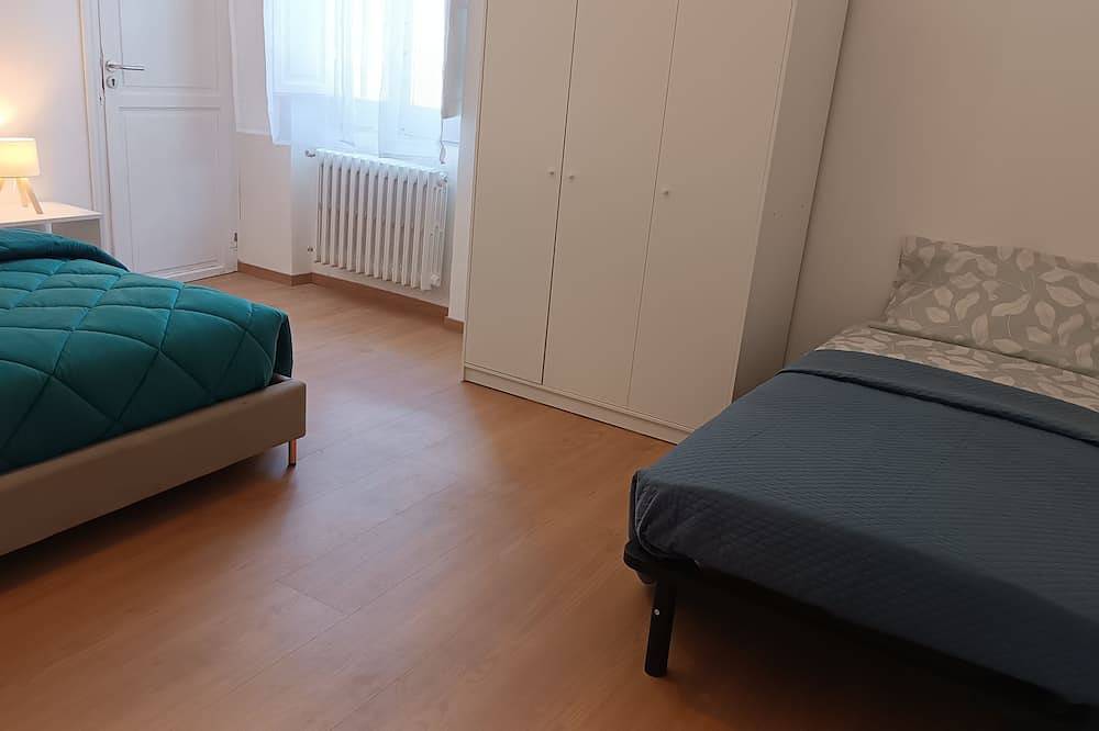 Ganze Wohnung, Civico 16 Guest House - a short walk from the center in Sulmona, L'Aquila Provinz
