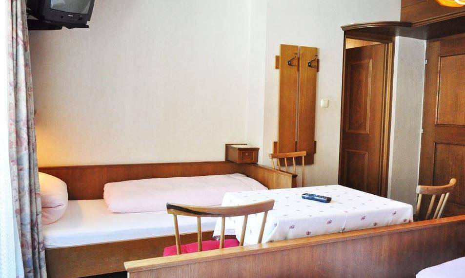 Ganze Ferienwohnung, Dreibettzimmer in Stubaier Alpen, Längenfeld