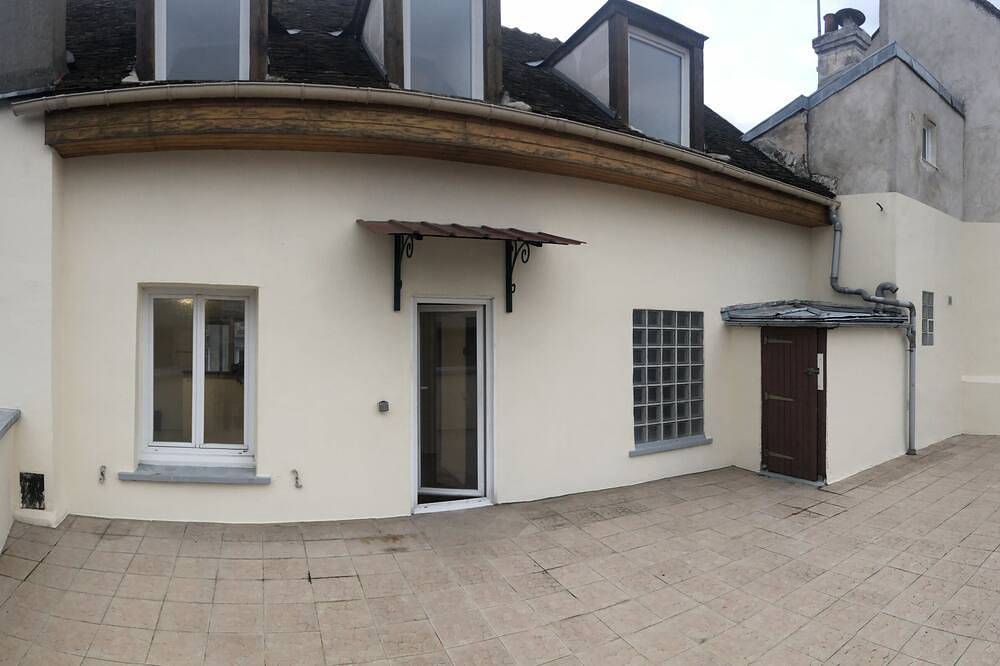 Apartamento entero, F2 / 4 pers. luz y terraza, cerca de París, Fontainebleau, Provins y Barbizon in Melun, Sena y Marne