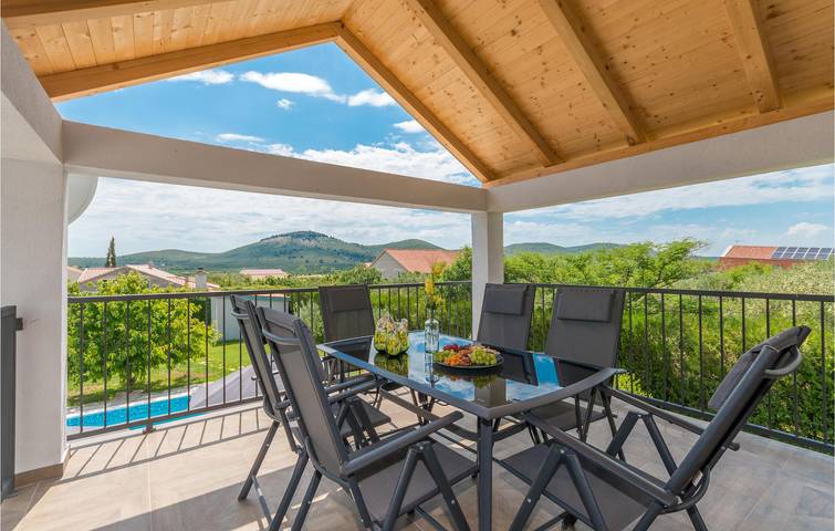 Ferienhaus für 8 Personen, mit Terrasse und Pool sowie Garten in Sukosan - 3