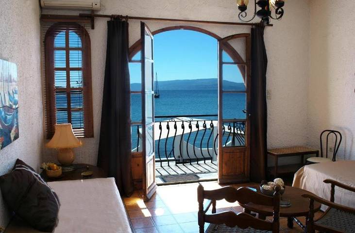 Location de vacances pour 5 personnes, avec jardin et terrasse dans Érétrie - 2