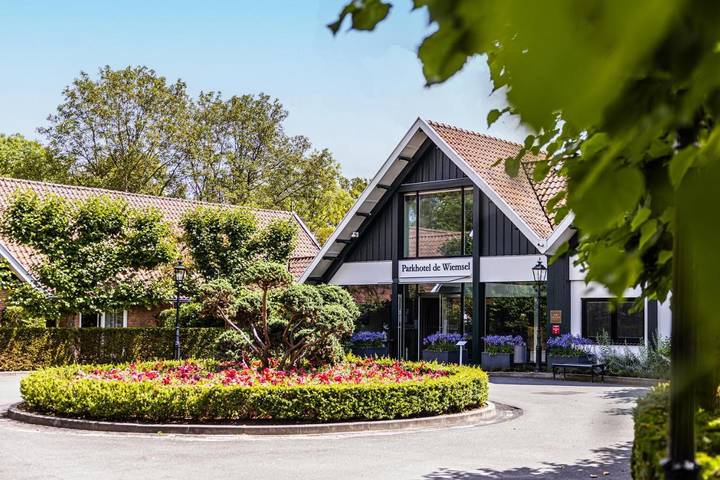 Hotel voor 3 personen, with Terras and Tuin as well as Zwembad and Sauna in Ootmarsum