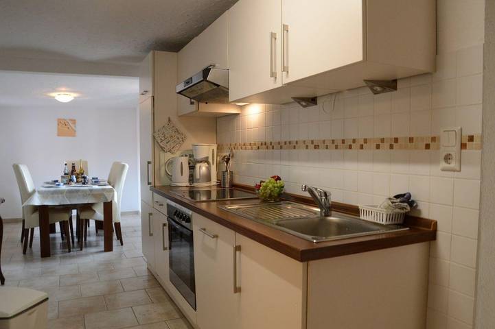 Hütte für 5 Personen, mit Terrasse und Garten in Norddeich - 4