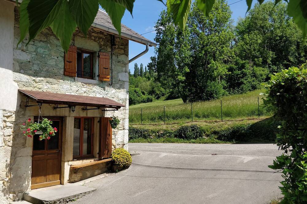 House 2 bedrooms 5 persons 1 bathroom 65 m2 35 km Aix Les Bains in Arvière-en-Valromey, Belley