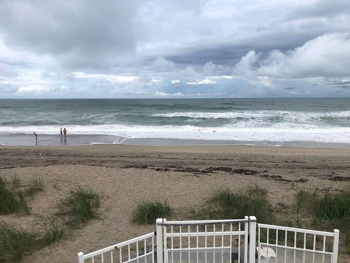 Vacation rental for 7 people, with pool and balcony as well as hot tub in Hutchinson Island