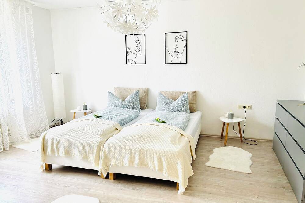 Ganze Wohnung, Hechingen: Apartment Albglück 1 | 80qm I 2 Sz | 1-5 Pers. | Burg Hohenzollern in Hechingen, Neckar-Alb