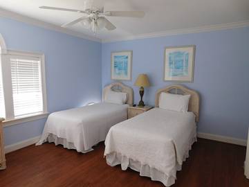 Vacation House for 10 Guests in Windy Hill Beach, North Myrtle Beach, Picture 3