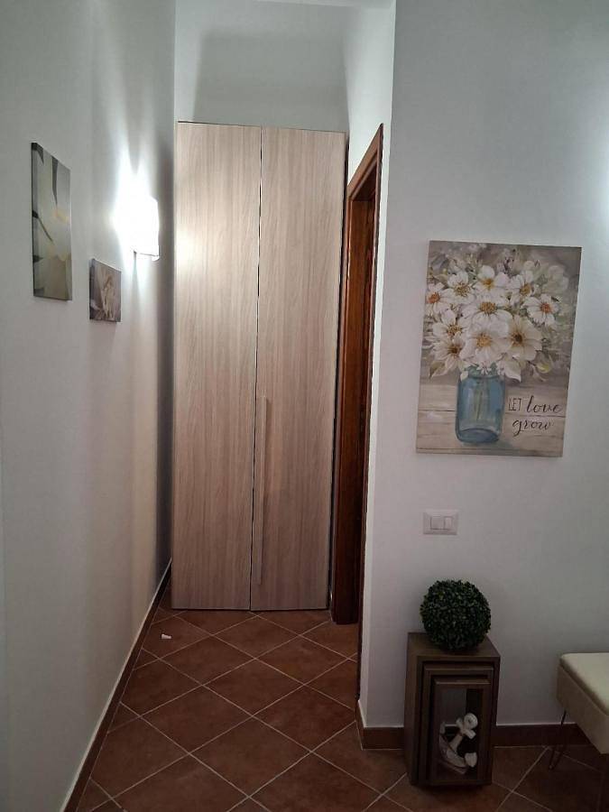 Location de vacances pour 2 personnes, avec piscine ainsi que vue et jardin à Campofelice di Roccella - 3