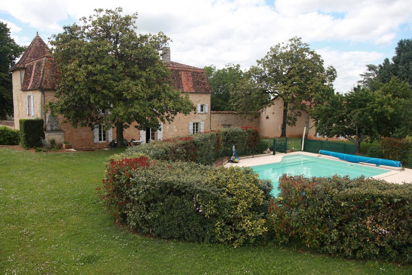 Gîte de 8 à 14 personnes in Mainzac, Parc naturel régional Périgord-Limousin