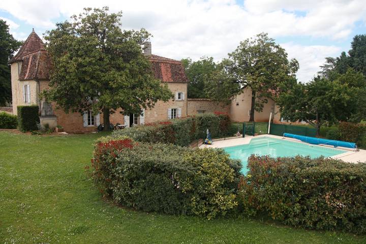 Gîte pour 14 personnes, avec piscine ainsi que jardin et terrasse dans Parc naturel régional Périgord-Limousin - 2