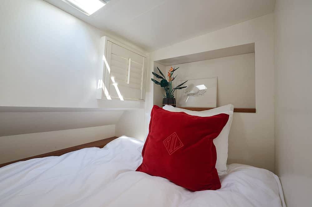 Luxe 3Br woonboot van 110m² in Amsterdam Centrum! in Nederlandse kust