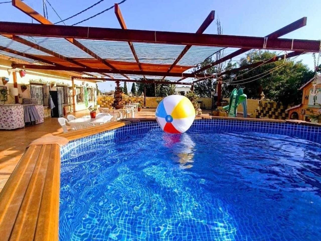 Geräumiges Ferienhaus in Lorca mit Terrasse und Pool in Lorca, Murcia Binnenland