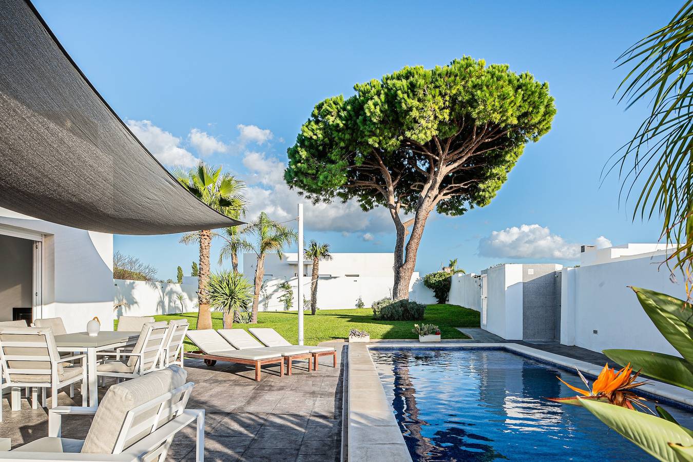 Villa 'Chill Out Of City 2' with Private Pool, Wi-Fi and Air Conditioning in Pago del Humo, Chiclana de la Frontera