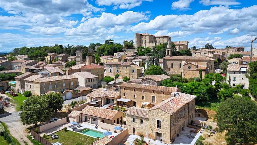 Location de vacances pour 24 personnes, avec jardin ainsi que vue et piscine, animaux acceptés à La Bastide-d'Engras - 3