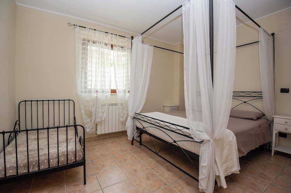 Entire apartment, Flora house sea and mountain view. All are welcome!!! in Torrevecchia Teatina, Chieti Province