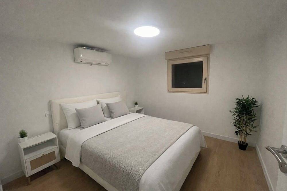 Appartement entier, Appartement Bali / Clim / balneo in Gleizé, Beaujolais