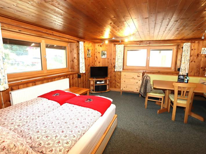 Ganze Wohnung, Nettes Apartment im typischen Tiroler Stil in Bruck am Ziller, Bezirk Schwaz