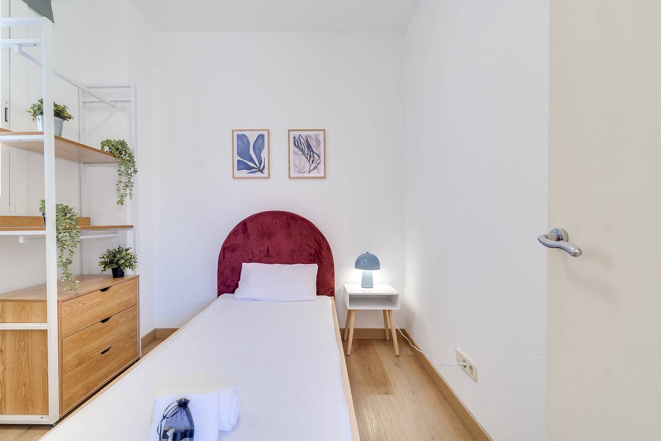 Ganze Wohnung, Ferienwohnung für 4 Personen mit Balkon in Barcelona Zentrum, Barcelona
