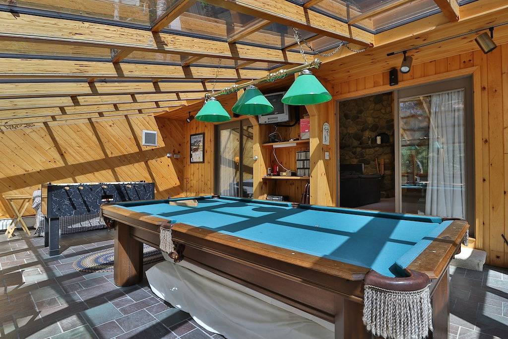 Geräumige Skihütte mit Kathedralendecken und unglaublichem Spielzimmer mit Blick auf die Berge in Newry, Sunday River