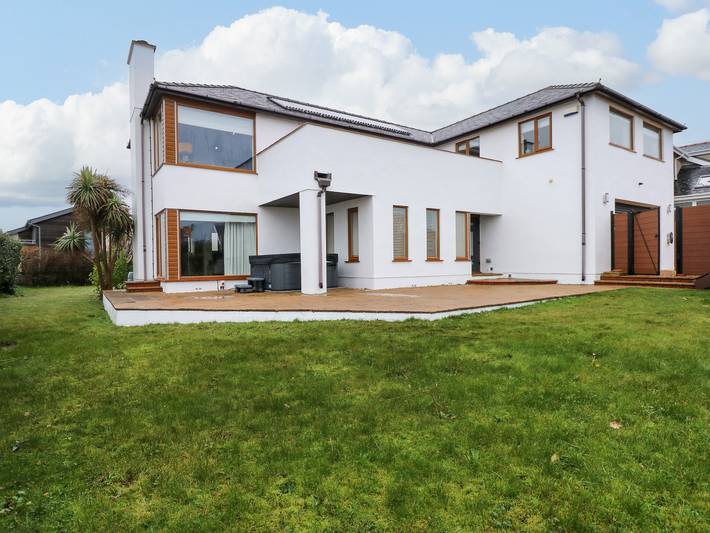 Holiday rental for 12 people, with Balcony and Garden in Rhosneigr