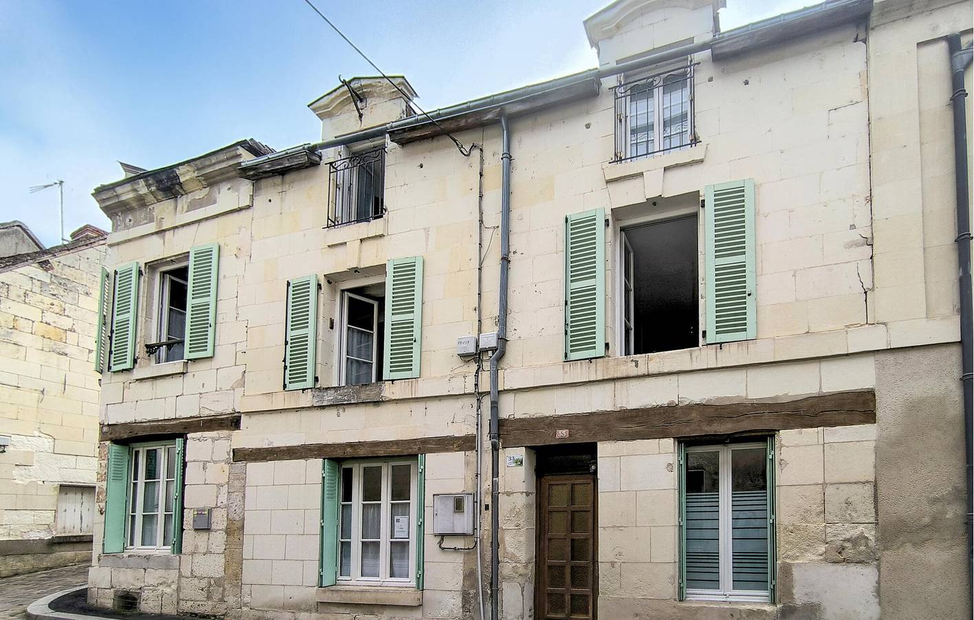 Cozy 2-Bedroom Apartment near La Poulette Braisée & Le Cher River in Saint-Aignan, Romorantin-Lanthenay region