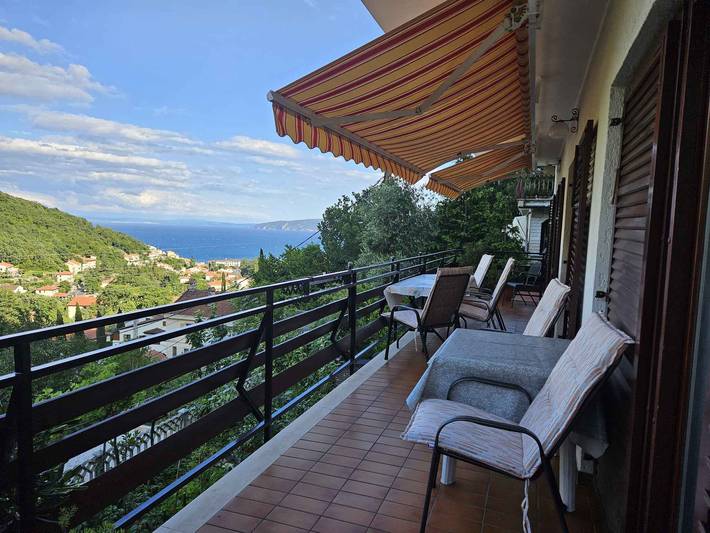 Ferienwohnung für 8 Personen, mit Balkon und Garten in Moscenicka Draga
