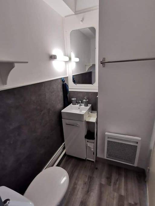 Appartement entier, Studio meublé équipé calme et bien situé in Chambray-lès-Tours, Région de Tours