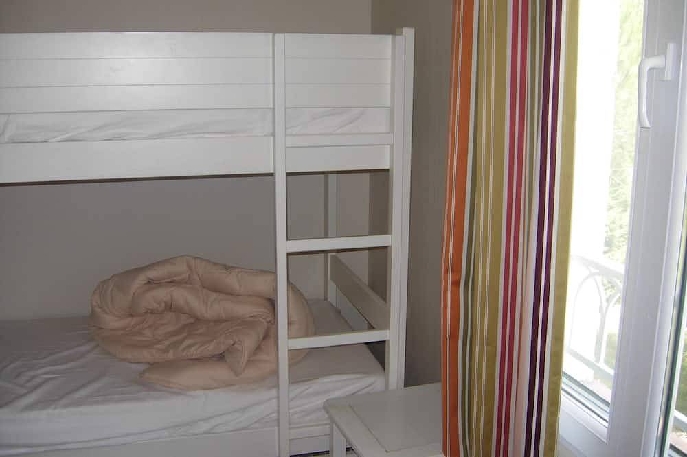 Presqu' ile de Giens - Maison Résidence de Tourisme - Piscine in Hyeres, Parc national de Port-Cros