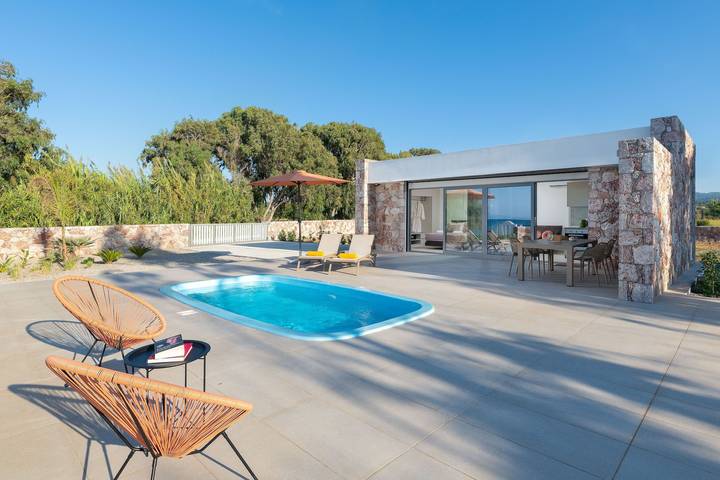 Villa pour 4 personnes, avec vue sur l’océan et jardin, adapté aux familles dans Rhodes - 2