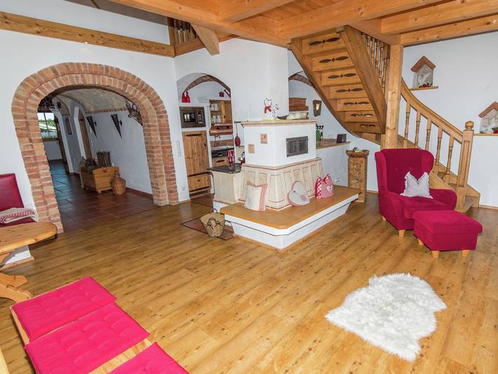 Ferienwohnung für 6 Personen, mit Balkon und Garten sowie Pool und Sauna in Übersee
