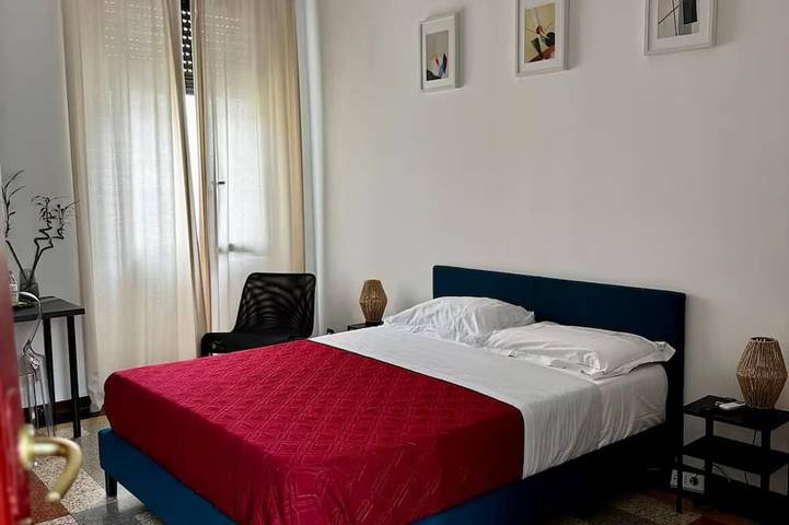 Ganze Wohnung, Drei-Zimmer-Wohnung im Stadtzentrum in Mailand, Mailand Provinz