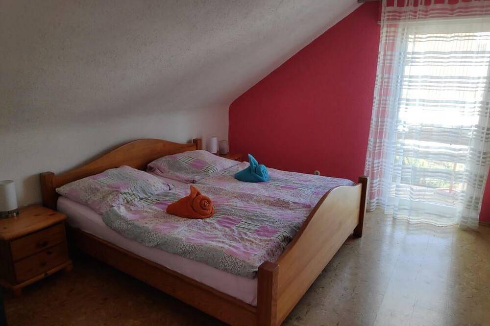 Entire apartment, Vacation apartment Casa Angela - apartment/flat, shower, Wc, 3 bedrooms in Steinfeld, Südliche Weinstraße