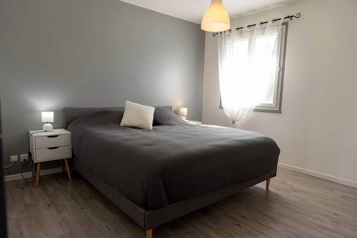 Location de vacances pour 6 personnes, avec jardin ainsi que piscine et terrasse, animaux acceptés à Sainte-Trie - 2