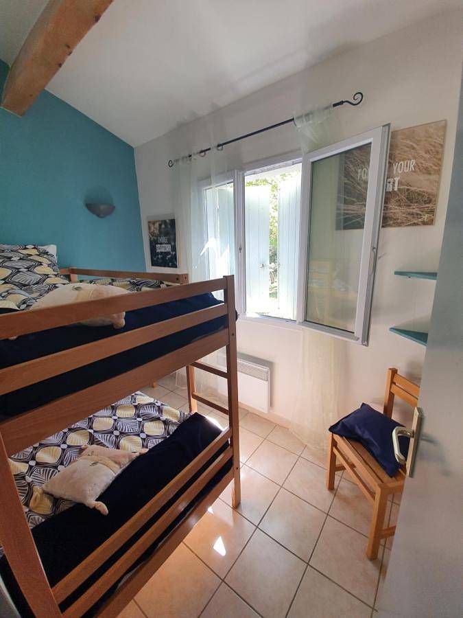 Location de vacances pour 5 personnes, avec jardin ainsi que piscine et vue, animaux acceptés à Valaurie - 3