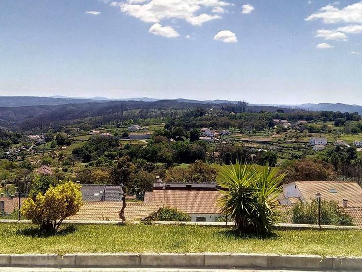 Casa de férias para 8 pessoas, com jardim e vista, com animais de estimação em Figueiró dos Vinhos