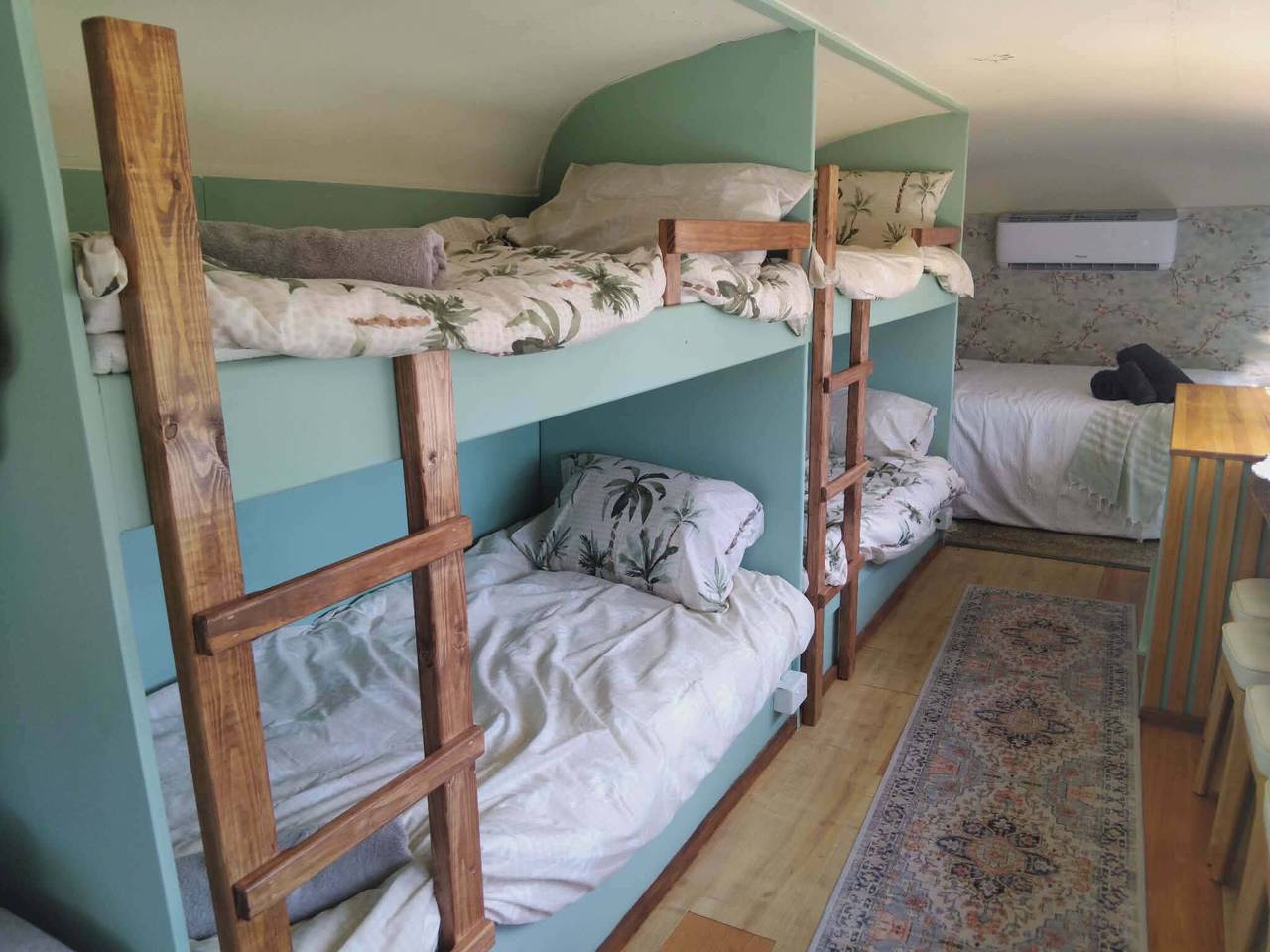 Glamping vintage bajo las estrellas en la granja de autobuses de Bedford in Queensland