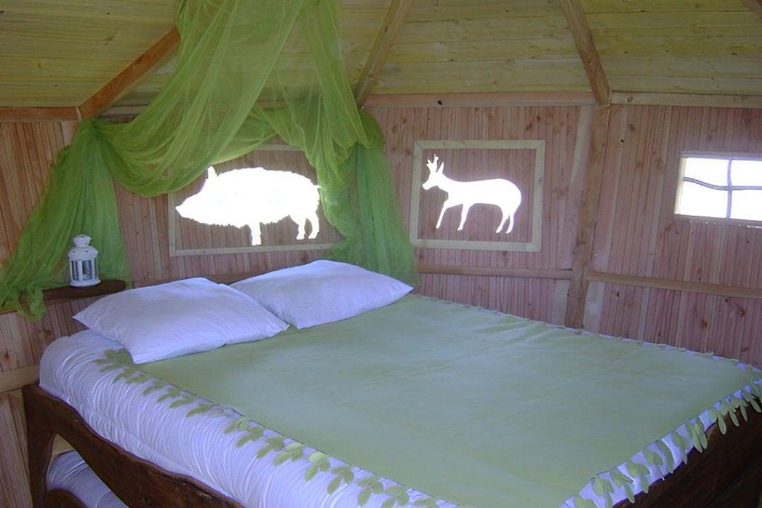 Cabanes dans les arbres et avec Spa privatif - cabanes 2 personnes in Chalais (Indre), Région de Le Blanc