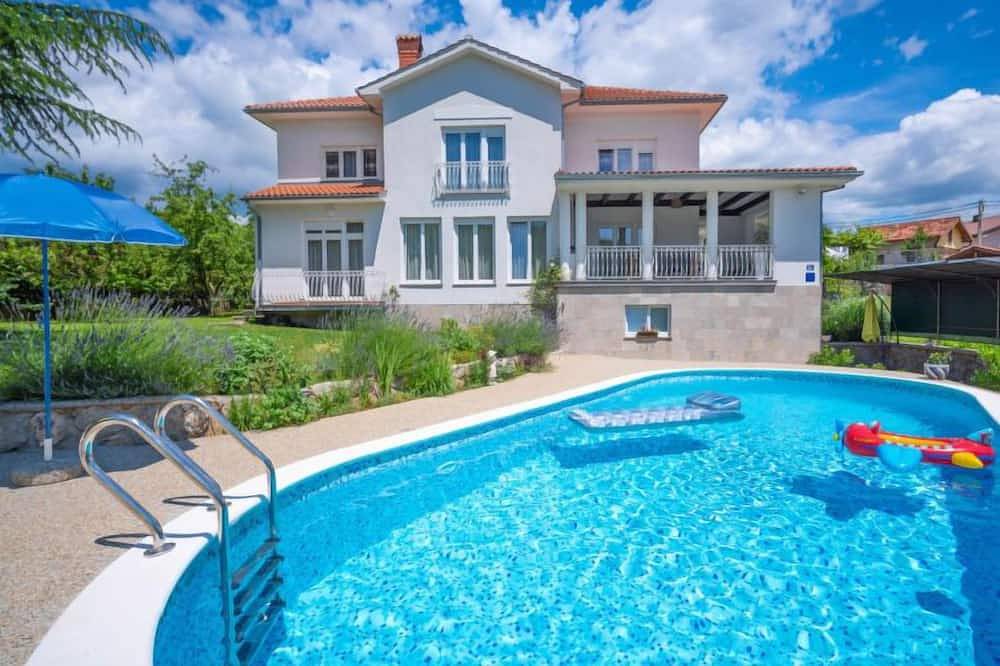 Casa vacanza a Kvarn a partire da 305€ a notte