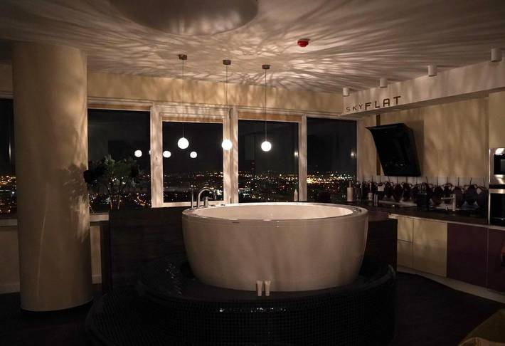 Apartament wakacyjny dla 2 osób, z Balkon i Jacuzzi oraz Taras i Sauna w Kłajpeda