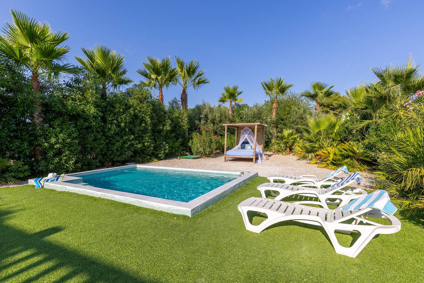 Fidalsa Divine Hiding in Algorfa, Costa Blanca