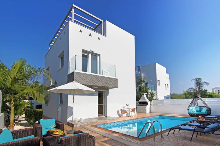 Villa for 6 people, with Balcony/Terrace and Pool in Ayia Napa